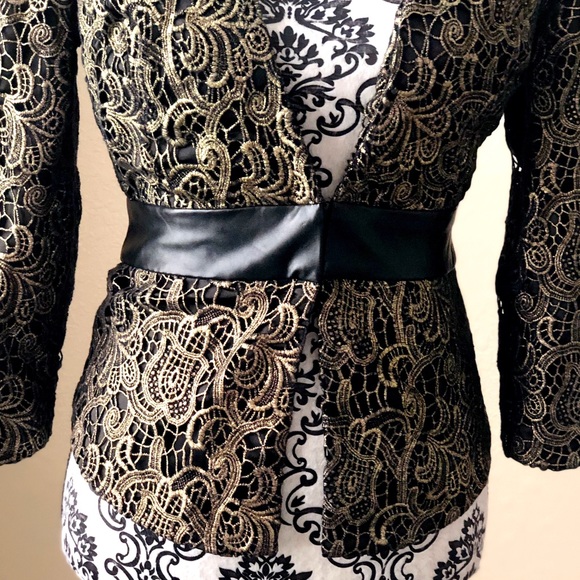 Women’s Blazer - Picture 4 of 5